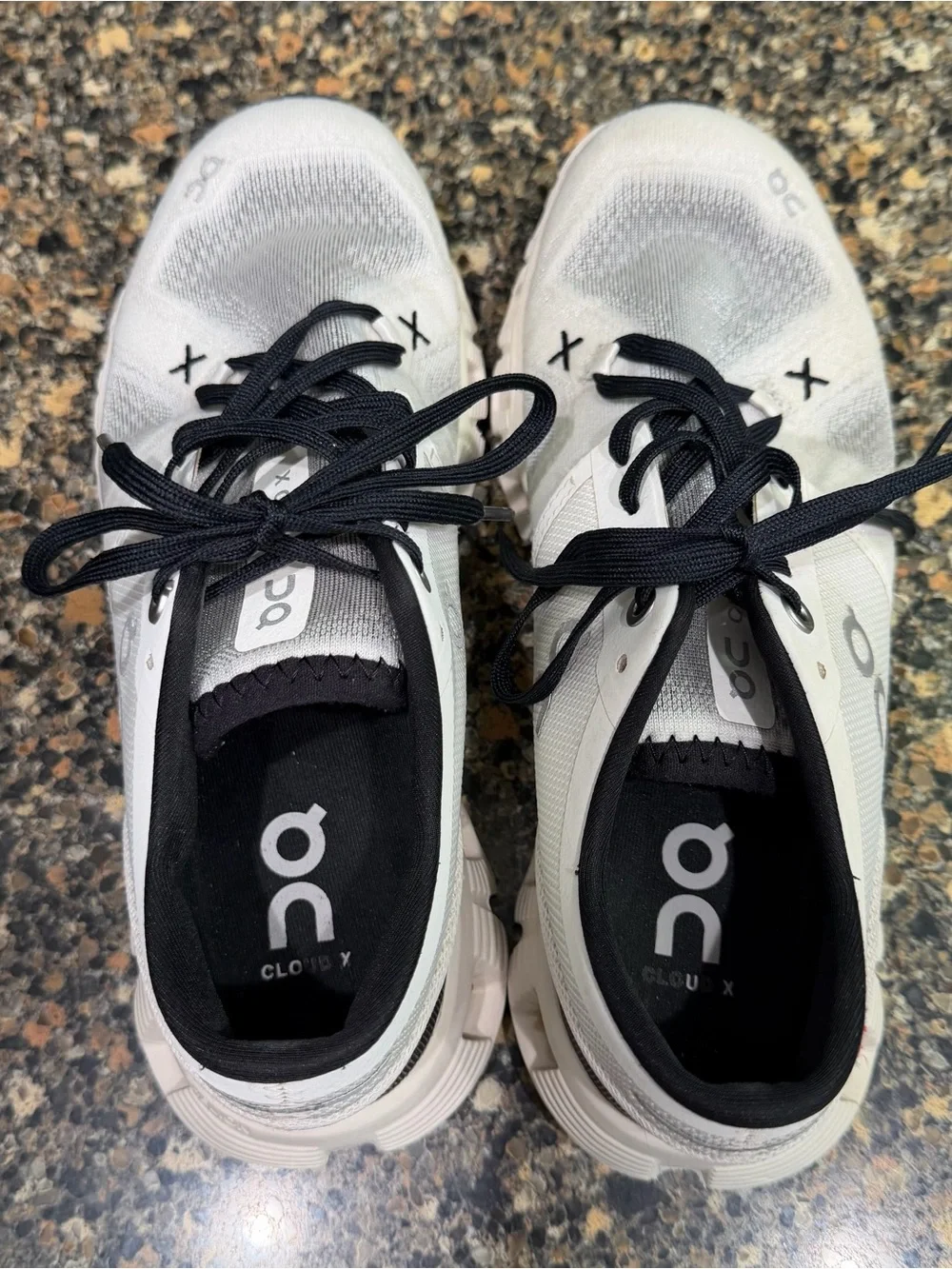 On Running Cloudswift White & Black Running Shoes ladies 7.5